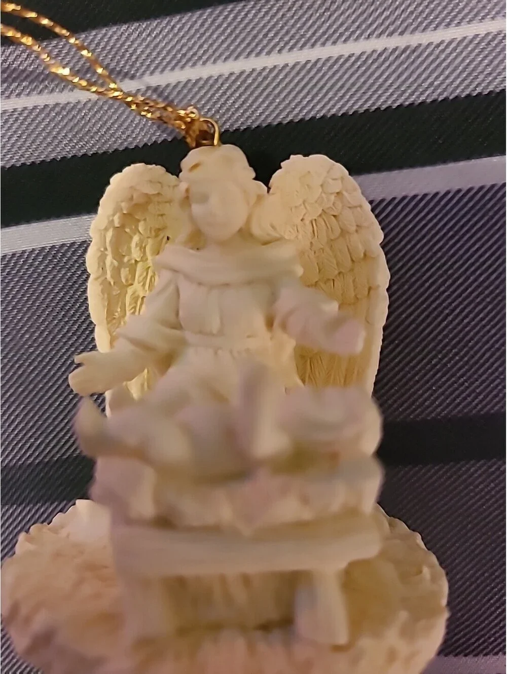 Angel & Infant Baby Jesus Small Figurine Cream Resin Porcelain Look 2.25”